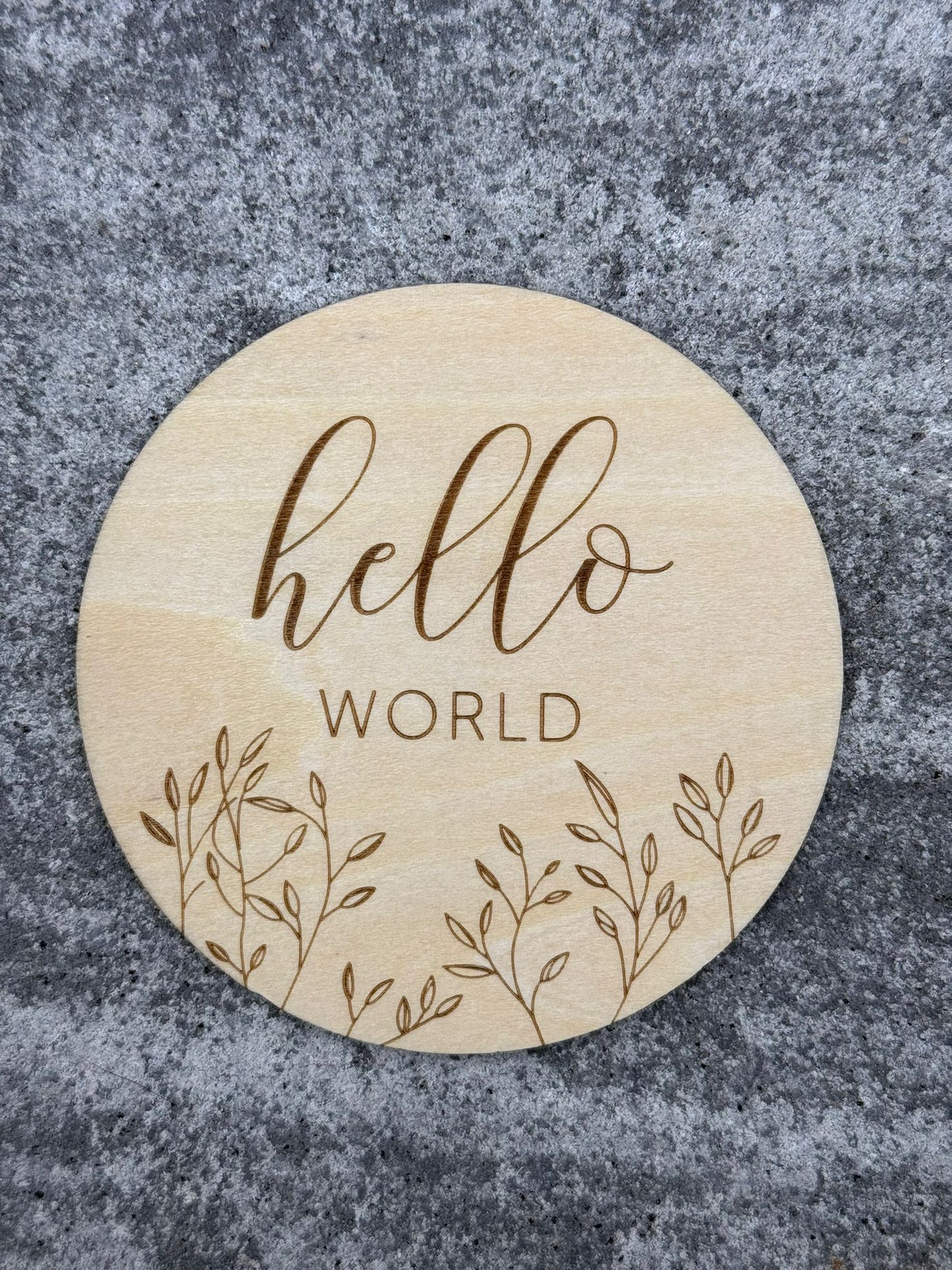 Holztaler "Hello World" mit Planzen